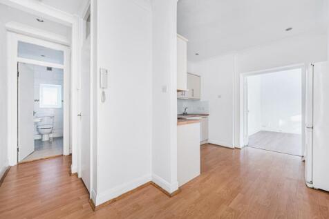 Flat 4, 27 Montpellier Road-6.jpg