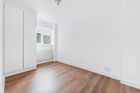 Flat 4, 27 Montpellier Road-9.jpg