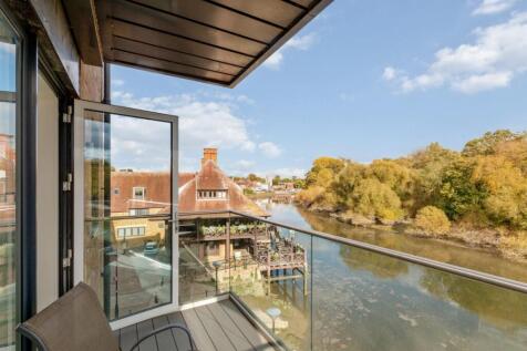 Lion Court 69 PH6.jpg