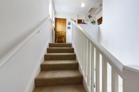 Entrance Hallway (Ground Floor)