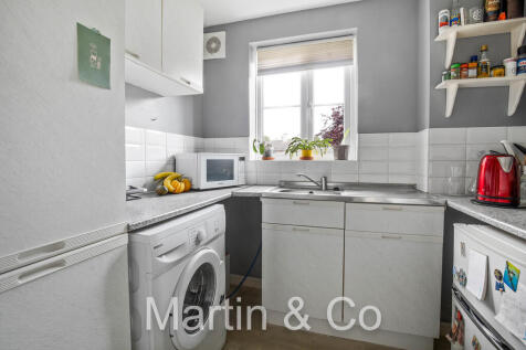 1472196129 - 4 Ch...