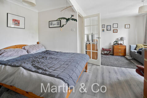 1472196129 - 4 Ch...