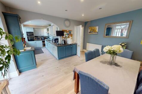 Hampton Road Dining Area