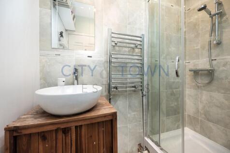 Ground floor shower 