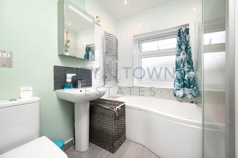 Main bathroom