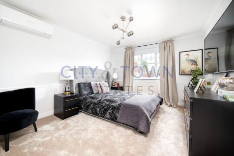 Main bedroom