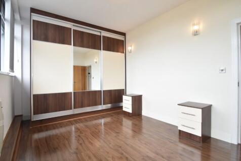 Unfurn. Bedroom