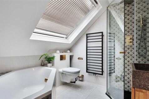 Principal Bathroom