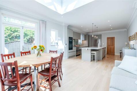 Kitchen / Dining