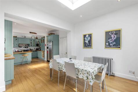Kitchen Dining Area