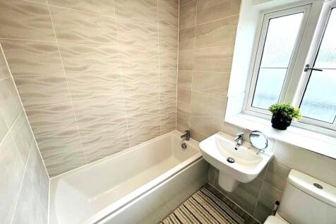 Main bathroom