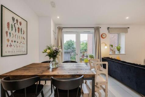 Reception/Kitchen