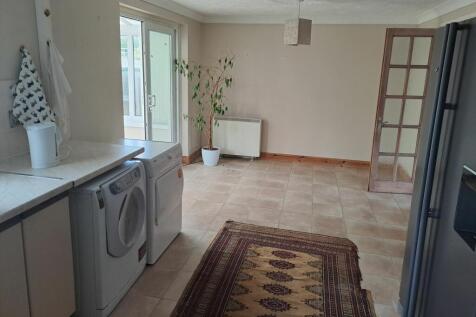 Meadow House, Broadway, Laugharne SA33 4NS