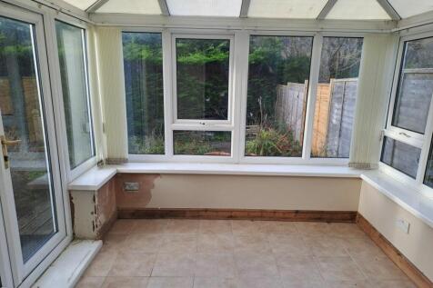 Meadow House, Broadway, Laugharne SA33 4NS