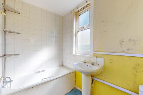 148A and B Ravensbury Road, Earlsfield, London, SW18 4RU