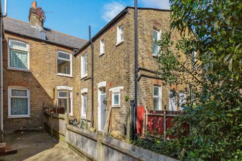 148A and B Ravensbury Road, Earlsfield, London, SW18 4RU