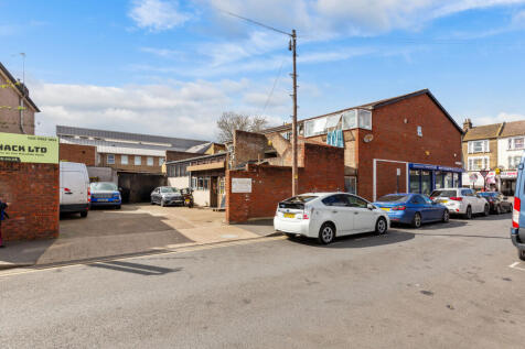 656 - 666 Romford Road, Manor Park, London E12 5AQ