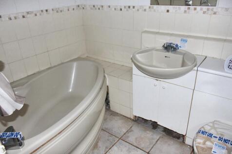 Sixth Floor Flat, 21 Stockwell Court, Gower Road, Haywards Heath RH16 4QP