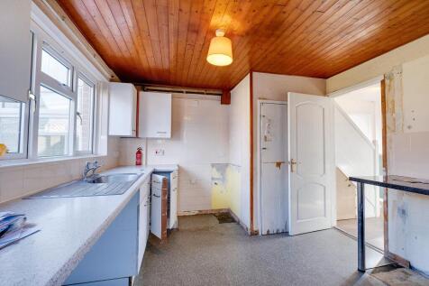 1 Burton Close, Wool, Wareham, Dorset, BH20 6ET