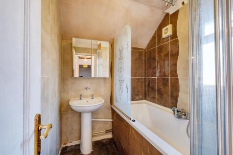 1 Burton Close, Wool, Wareham, Dorset, BH20 6ET