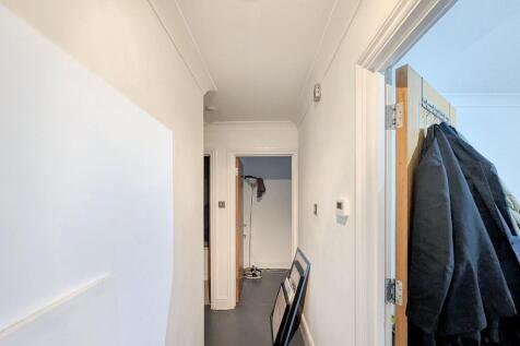 Flat 2, 20 Lunham Road, Crystal Palace, London SE19 1AA