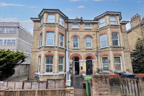 Flat 2, 20 Lunham Road, Crystal Palace, London SE19 1AA