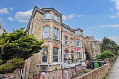 Flat 2, 20 Lunham Road, Crystal Palace, London SE19 1AA