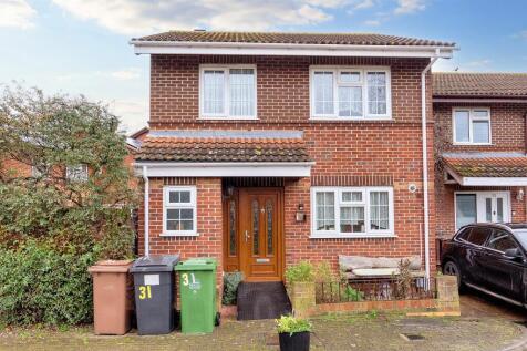31 Waterhall Close, Walthamstow, London, E17 5PS