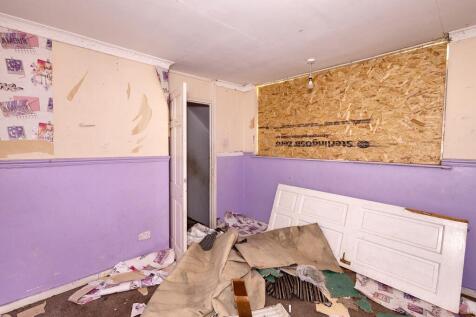 79 York Road, Dunscroft, Hatfield, Doncaster, South Yorkshire DN7 4NA