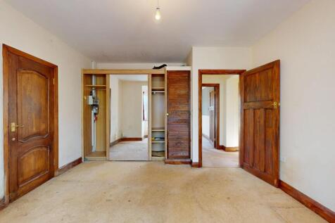 27 Banstead Road South, Sutton, Surrey, SM2 5LF