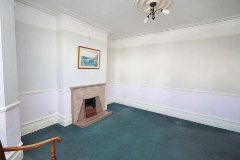 3 Spencer Avenue, Bowes Park, London N13 4TS
