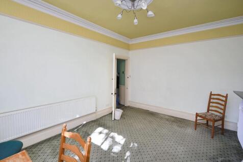 3 Spencer Avenue, Bowes Park, London N13 4TS