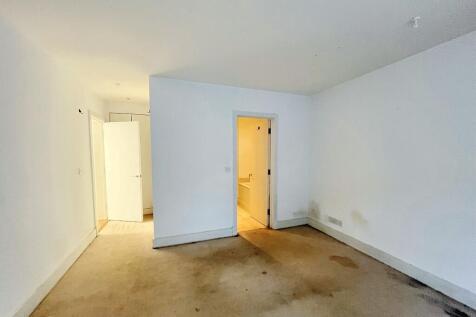 Flat 4, 12 Elm Grove Wimbledon London SW19 4HE