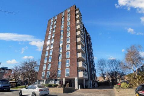 11 Maybourne Grange, Turnpike Link, Croydon, CR0 5NH