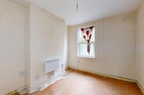 Flat 5B Birkbeck Grove, Acton, London, W3 7QD