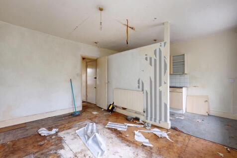 Flat C, 46 Canonbury Road, London, N1 2HS