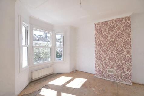 Flat A, 121 Tuam Road, Plumstead, London, SE18 2QY