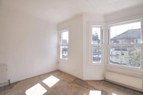 Flat A, 121 Tuam Road, Plumstead, London, SE18 2QY