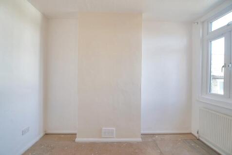 Flat A, 121 Tuam Road, Plumstead, London, SE18 2QY