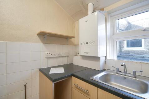 Flat A, 121 Tuam Road, Plumstead, London, SE18 2QY