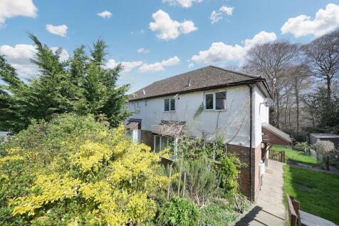 61 Bookerhill Road, High Wycombe, Buckinghamshire, HP12 4EY