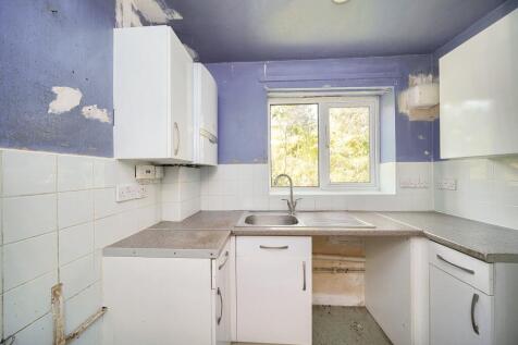 61 Bookerhill Road, High Wycombe, Buckinghamshire, HP12 4EY