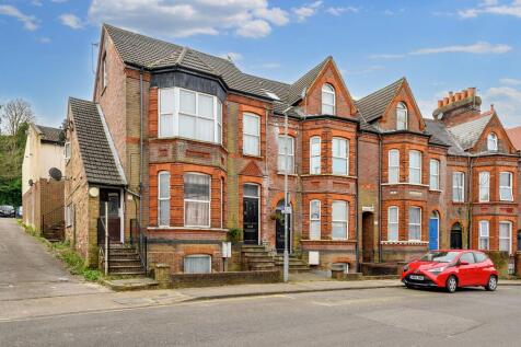 27 Alpine Terrace, Stockwood Crescent, Luton, Bedfordshire LU1 3SS