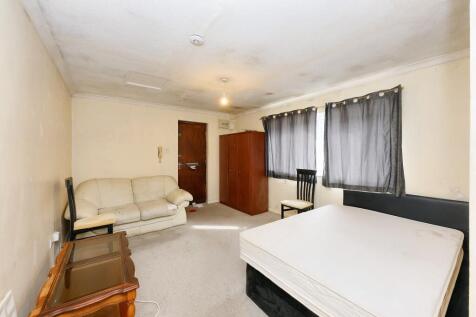 27 Alpine Terrace, Stockwood Crescent, Luton, Bedfordshire LU1 3SS