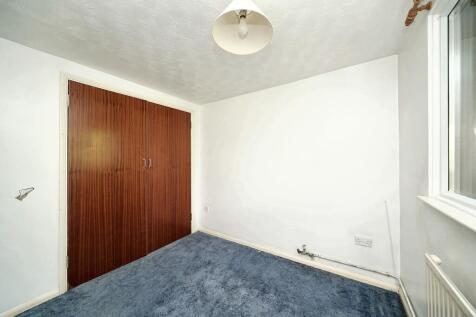 Flat 35 Atholl Court &amp; Garage, Kingsway Gardens, Andover, SP10 4BB
