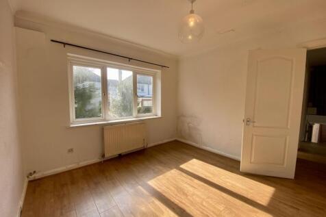 41 Otterburn Gardens, Isleworth, London TW7 5JQ