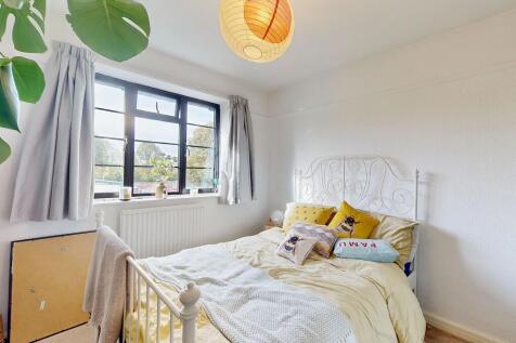 5 Chase Court, Amhurst Gardens, Isleworth TW7 6AH