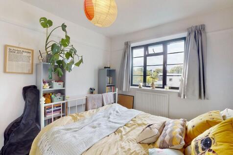 5 Chase Court, Amhurst Gardens, Isleworth TW7 6AH