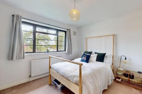 5 Chase Court, Amhurst Gardens, Isleworth TW7 6AH