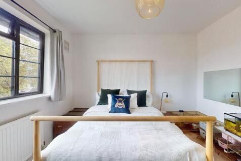 5 Chase Court, Amhurst Gardens, Isleworth TW7 6AH